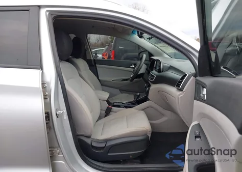 2019 Hyundai Tucson Value z USA, uszkodzony, nr VIN KM8J33A45KU017799